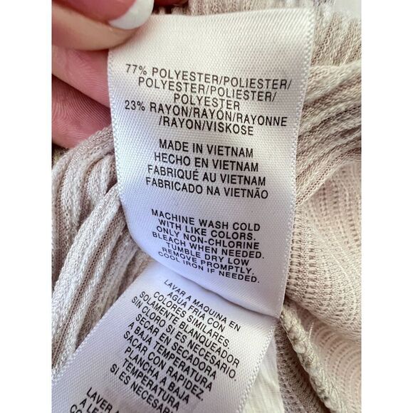 Women's short sleeve v-neck blouse cream casual comfort shoulder button size S - Picture 8 of 9